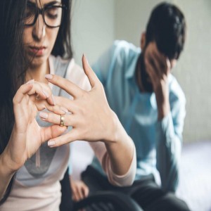 زن در چه مواردی می‌تواند تقاضای طلاق کند؟